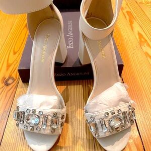 WEDDING GOALS 💎 white leather Block heel, ankle strap. Worn once. PERFECTION!